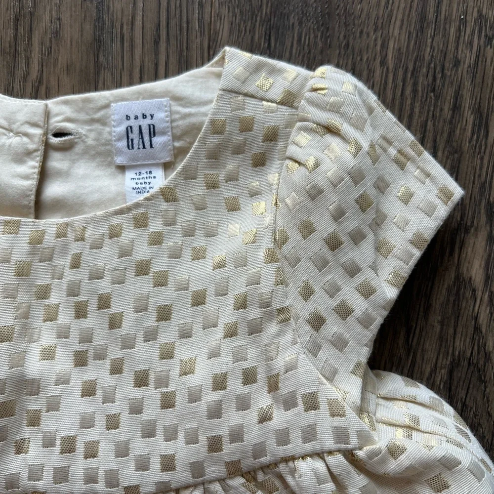 ⭐️ Gap Gold Holiday Dress ⭐️ 12-18 Months